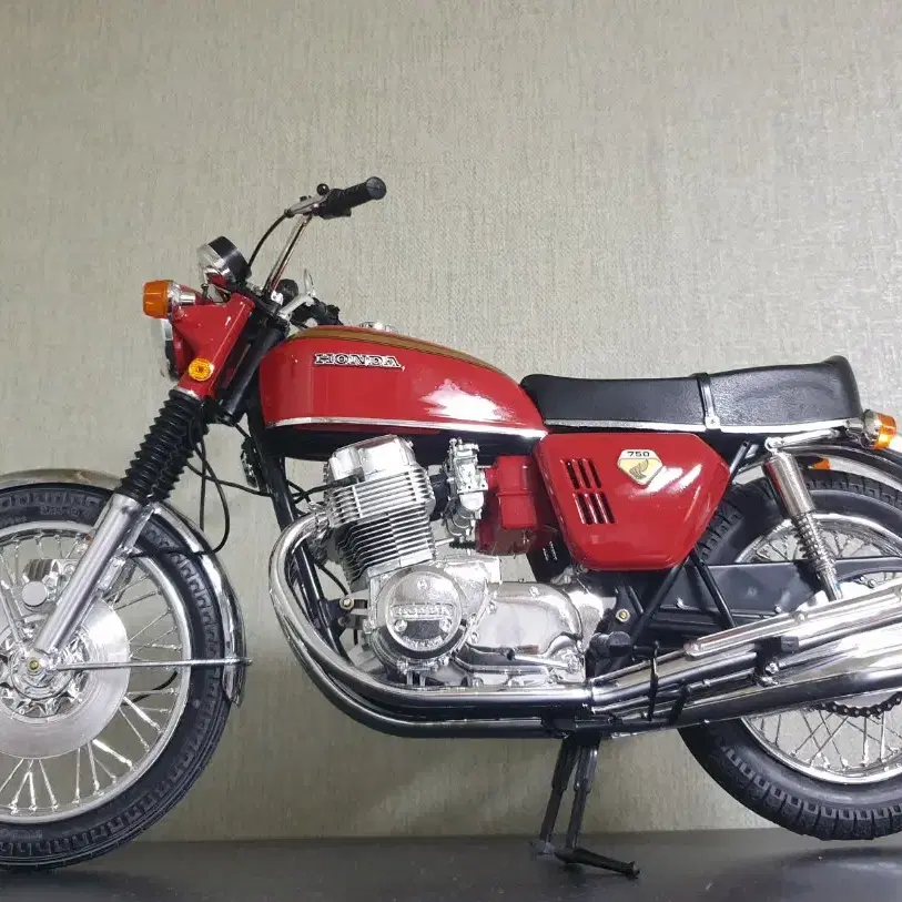 타미야 1:6 바이크 혼다 CB750FOUR 1969년식 모형 완성품