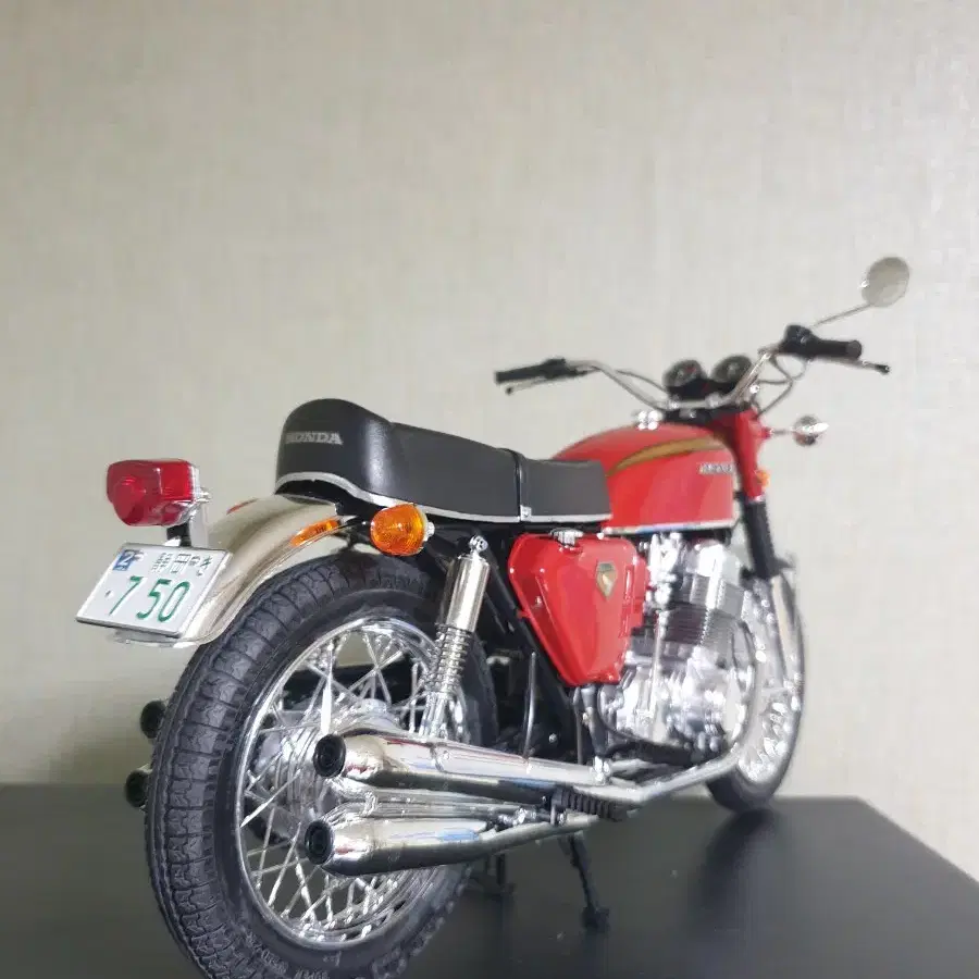 타미야 1:6 바이크 혼다 CB750FOUR 1969년식 모형 완성품