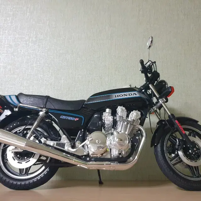 타미야 1:6 바이크 혼다 CB750F 1979년식 모형 완성품