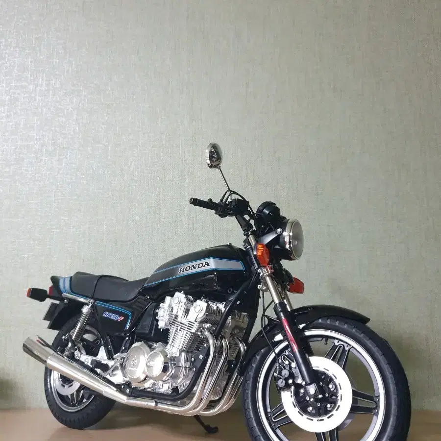 타미야 1:6 바이크 혼다 CB750F 1979년식 모형 완성품