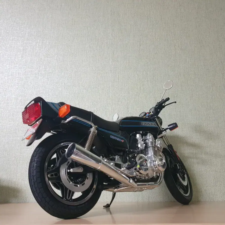 타미야 1:6 바이크 혼다 CB750F 1979년식 모형 완성품