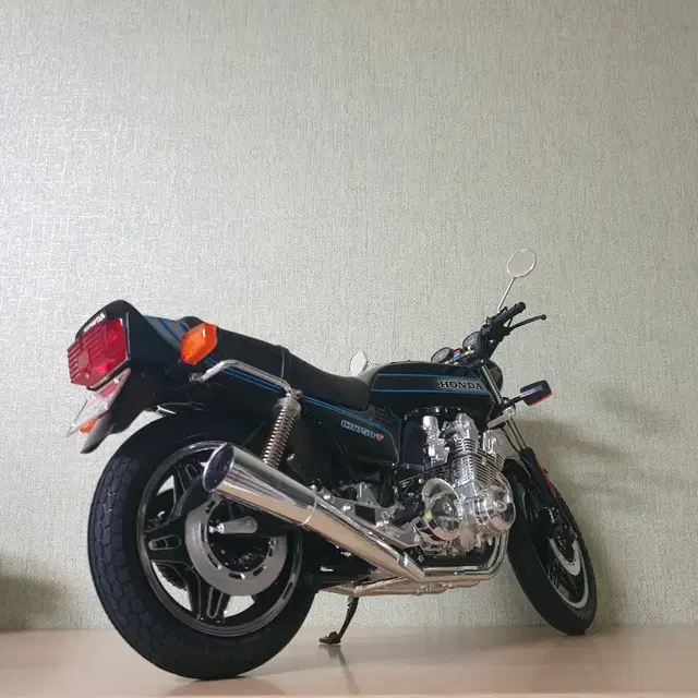 타미야 1:6 바이크 혼다 CB750F 1979년식 모형 완성품