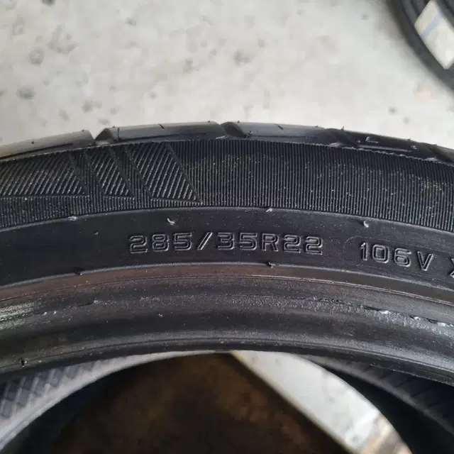 [인천중고타이어] 285/35R22 22인치 중고타이어 2853522