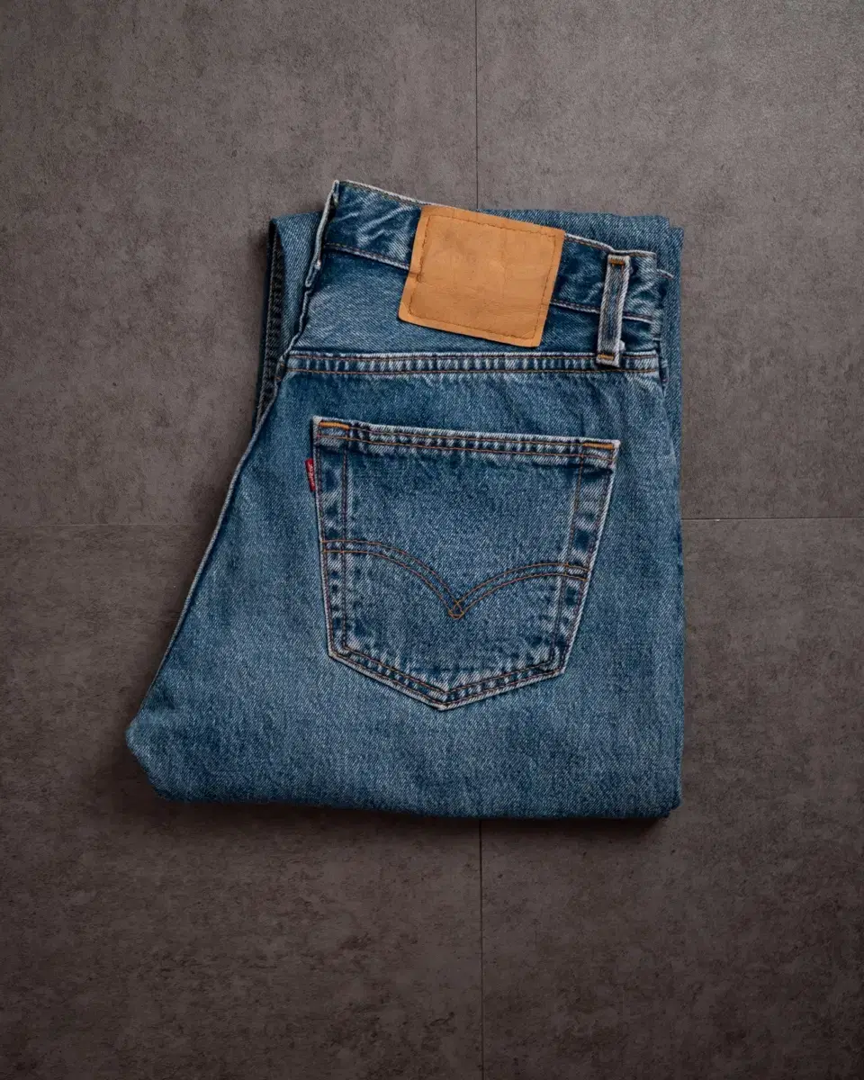 Levi's 501 Washed Denim Pants (31/32)