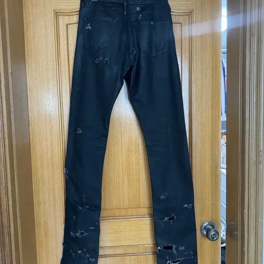 dior 04 destroyed jeans