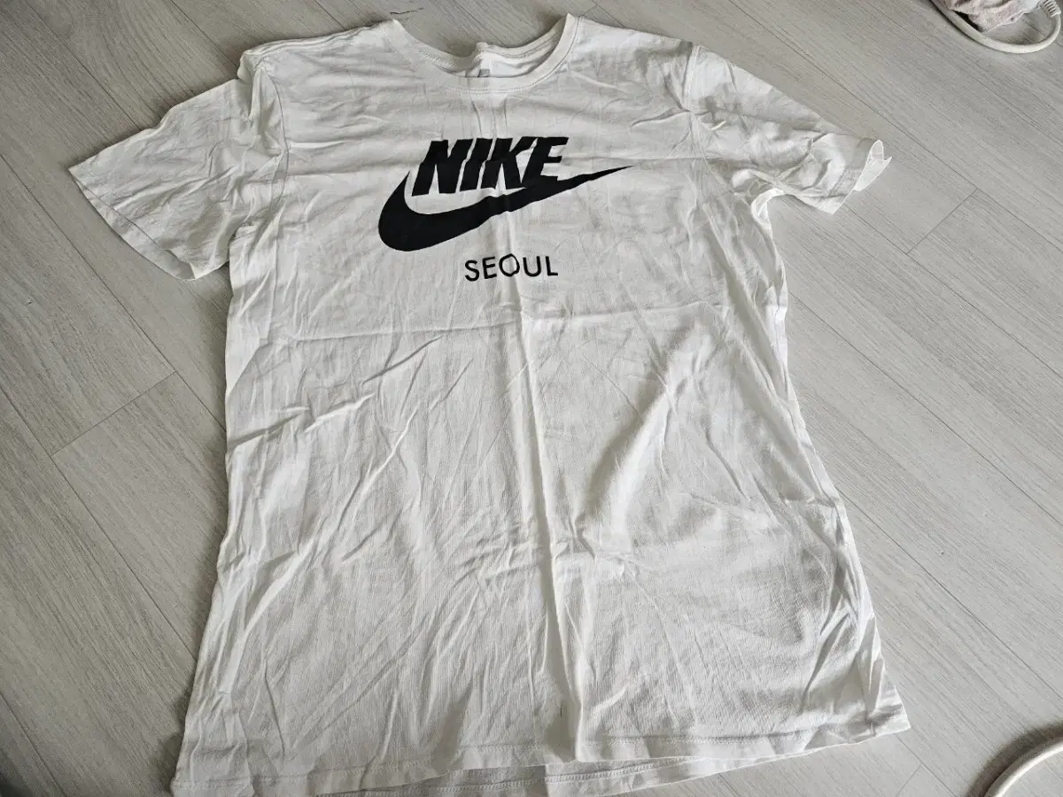 Nike Seoul Logo White Short Sleeve T-Shirt