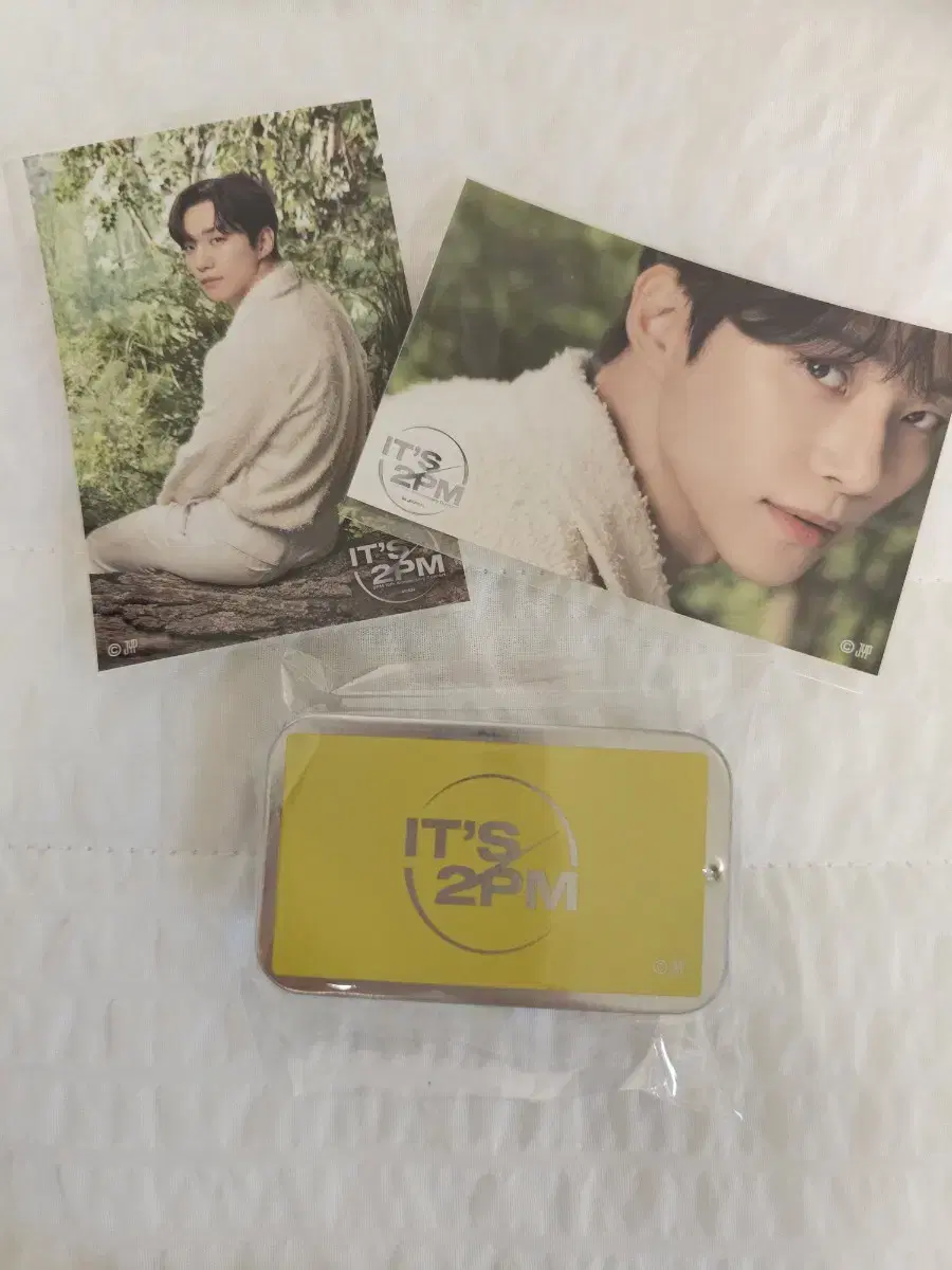 Lee Junho 2PM 2023 Japan Kuji (2 photocards & tin case)