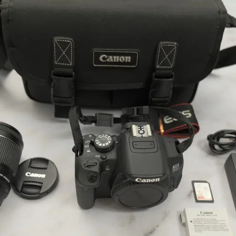 캐논 DSLR 카메라 EOS 700D 와 18-55 STM 세트