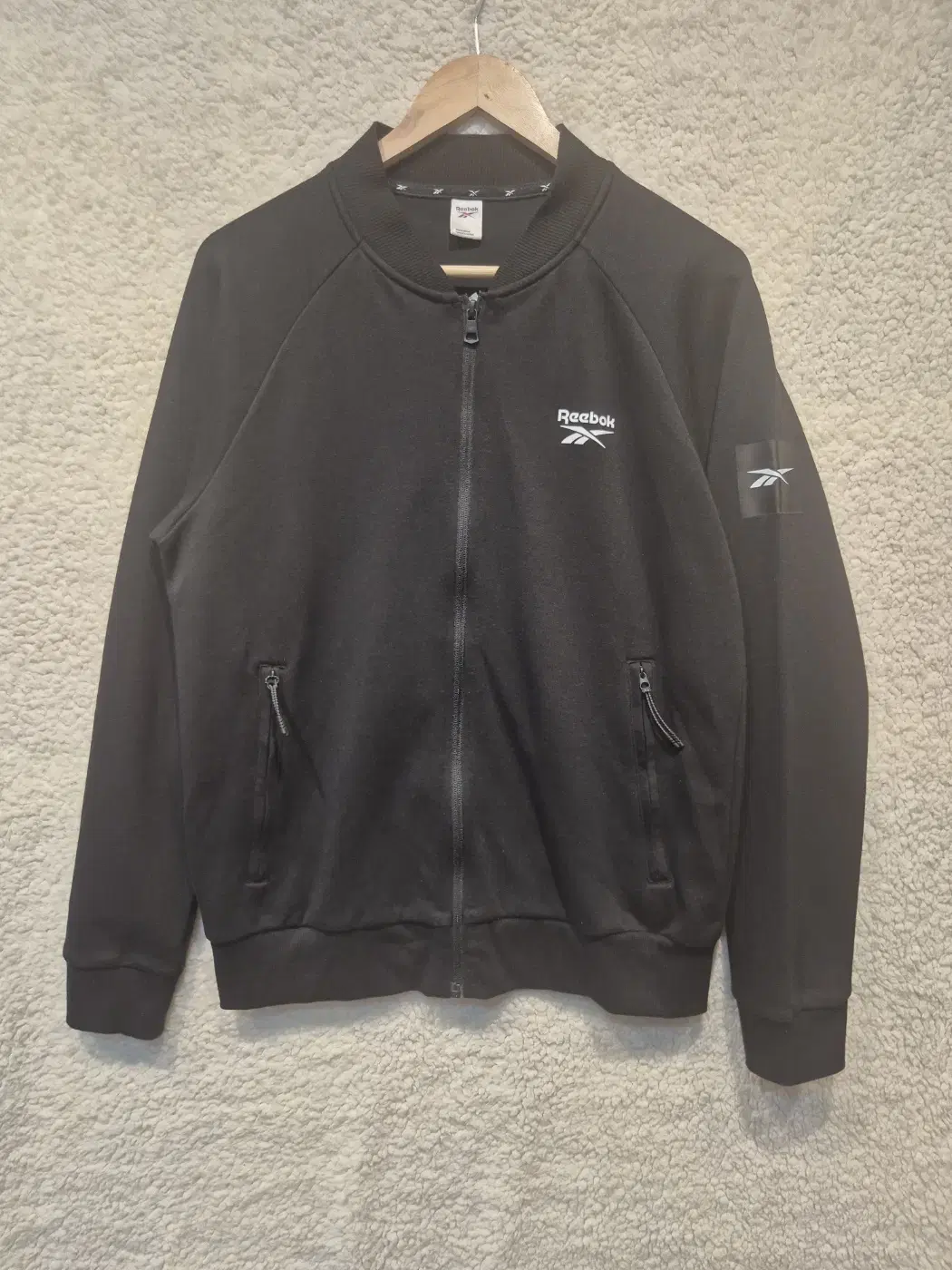 [L] Reebok Training Jersey / Zip-Up