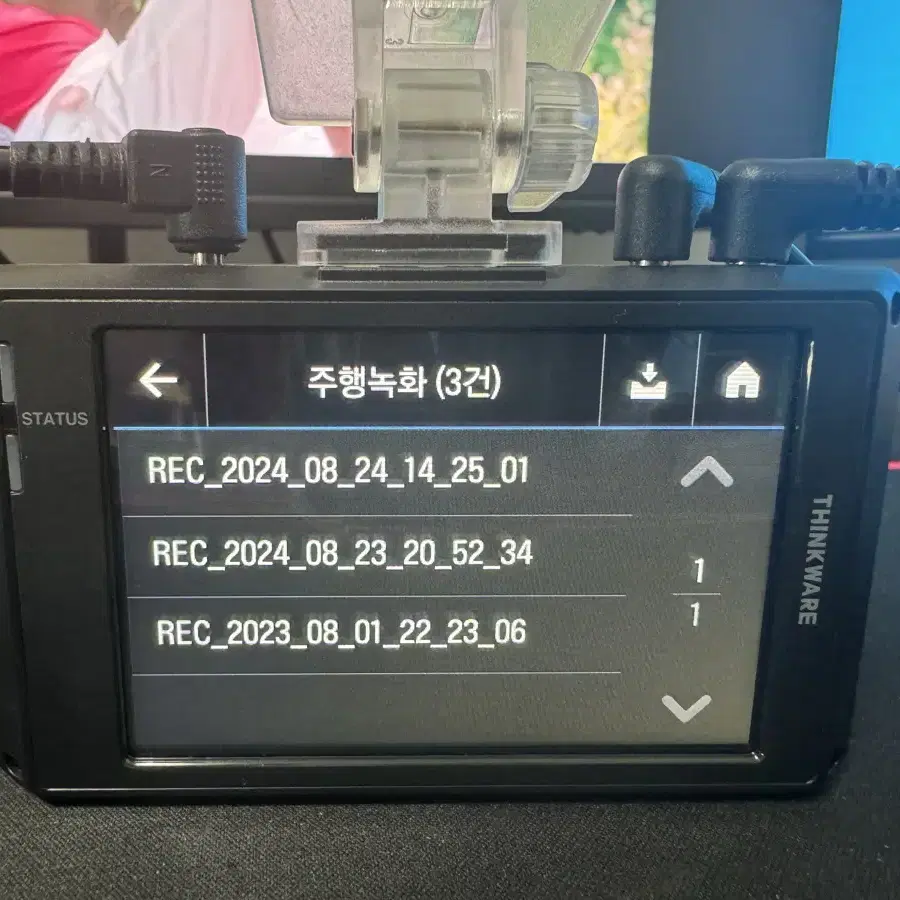 블랙박스 2채널 아이나비 Z7000 QHD 64GB GPS 팝니다. 97