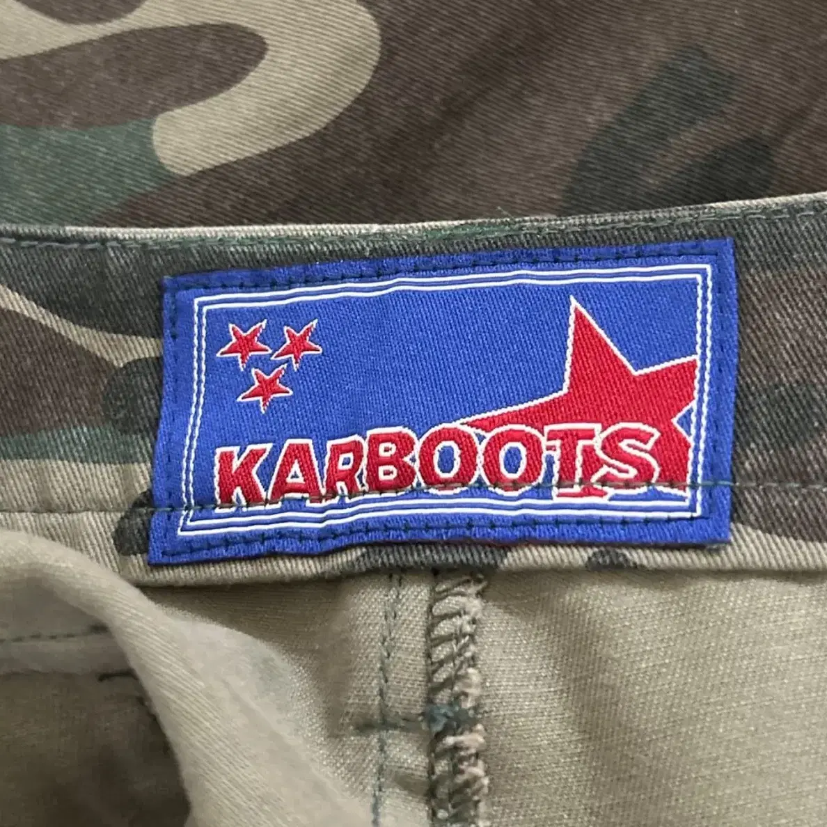 KARBOOTS사의   커스텀 멀티포켓 카고 하프팬츠