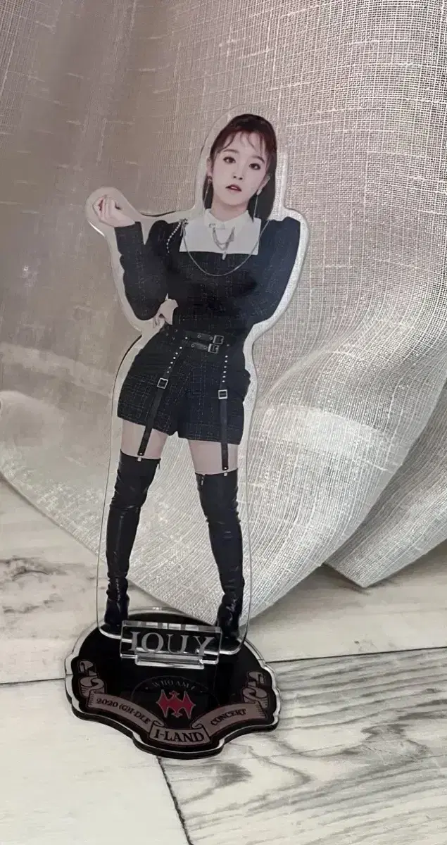 *Price Reduced* gidle idle yuqi yuqi acrylic stand