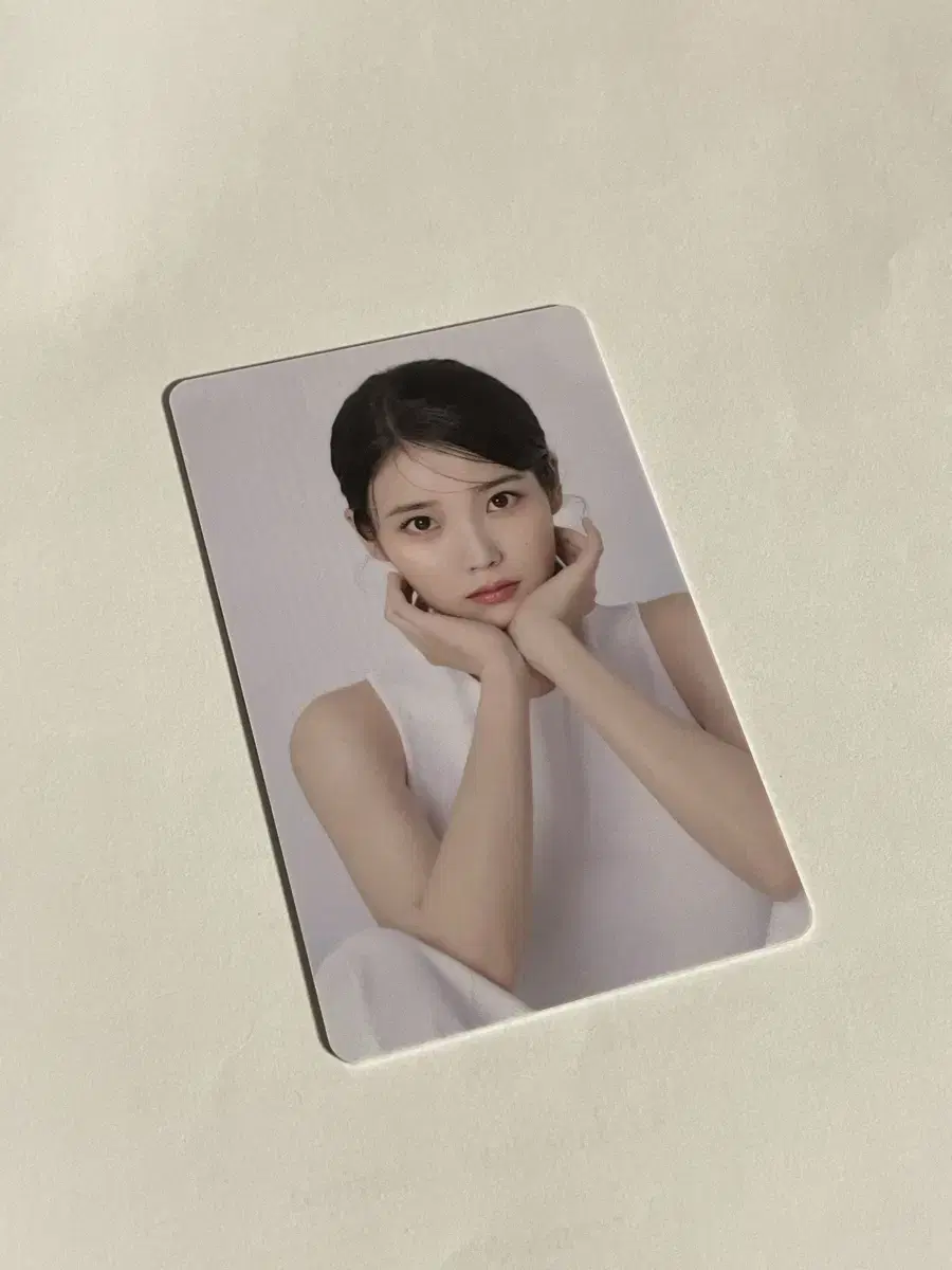 IU Chaanbak photocard sells (price down)