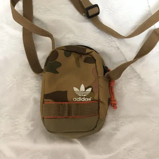 Vintage Adidas camo mini cross bag