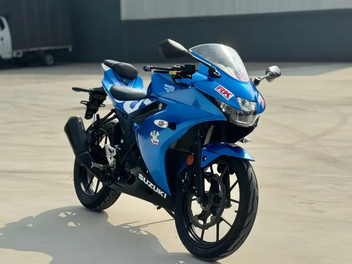 진짜 깔끔한 스즈키 Gsxr-125  저렴히 판매합니다.