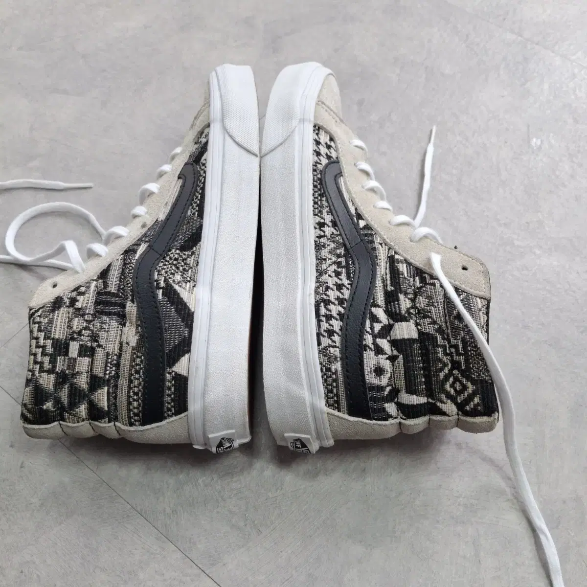 반스SK8-Hi slim'ltalian Weave-AZtec스니커즈235