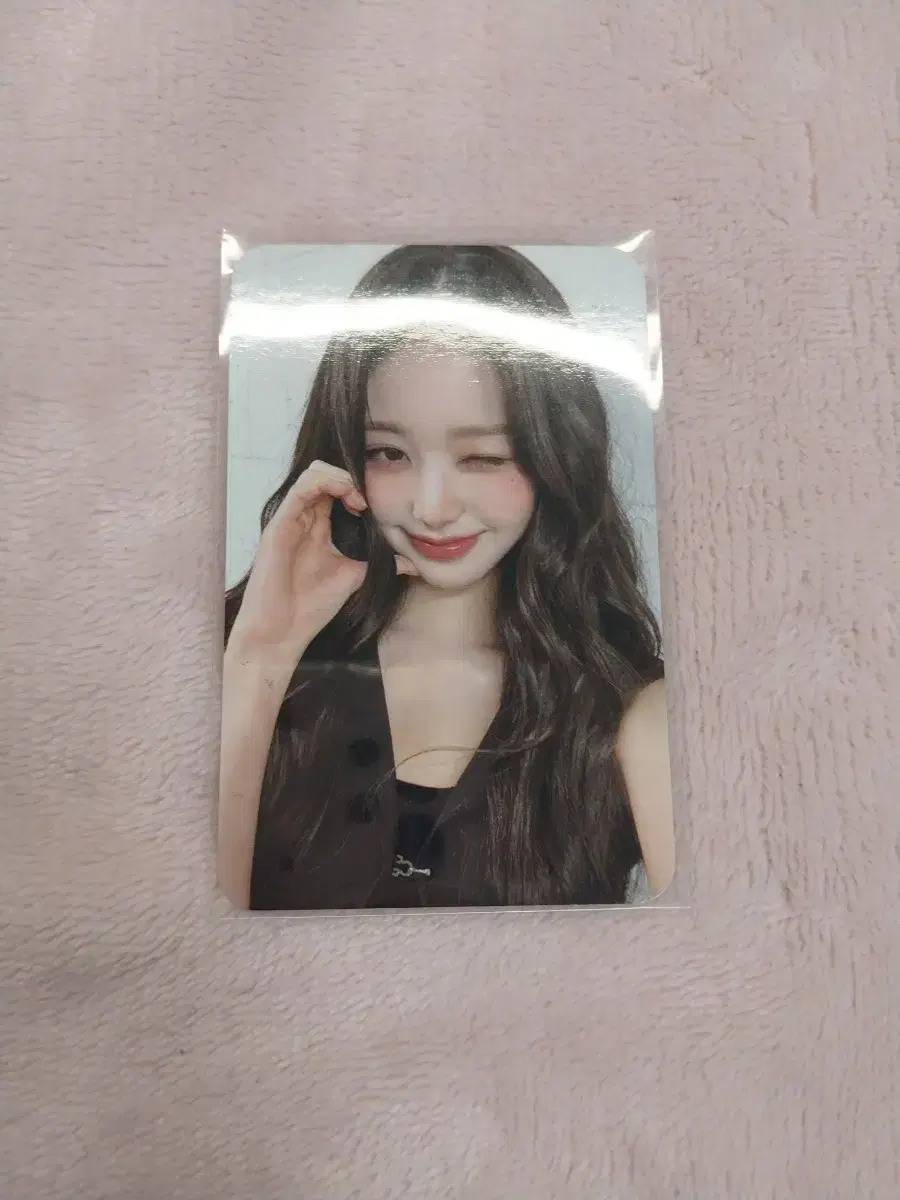 Ive switched to manila unreleased photocard wonyoung sells it!