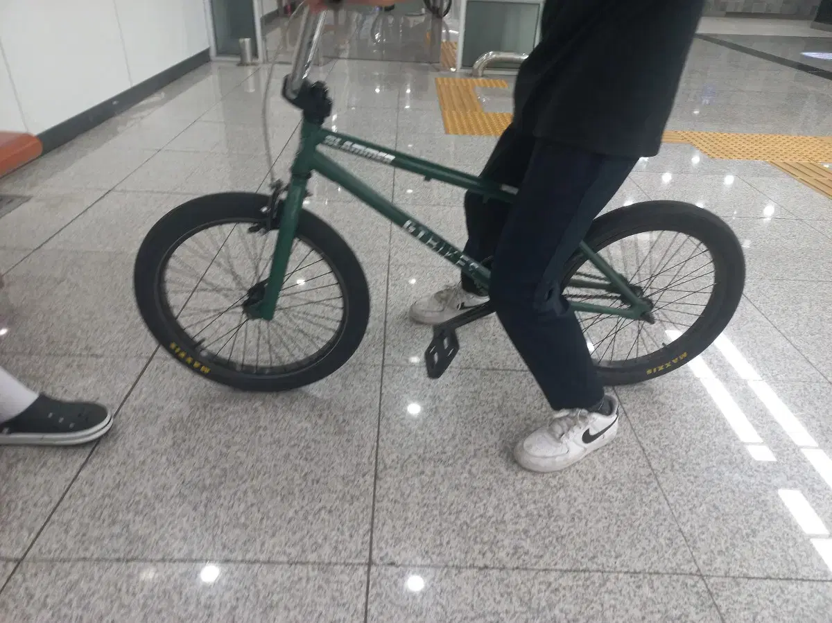 Slammer BMX stand/sell