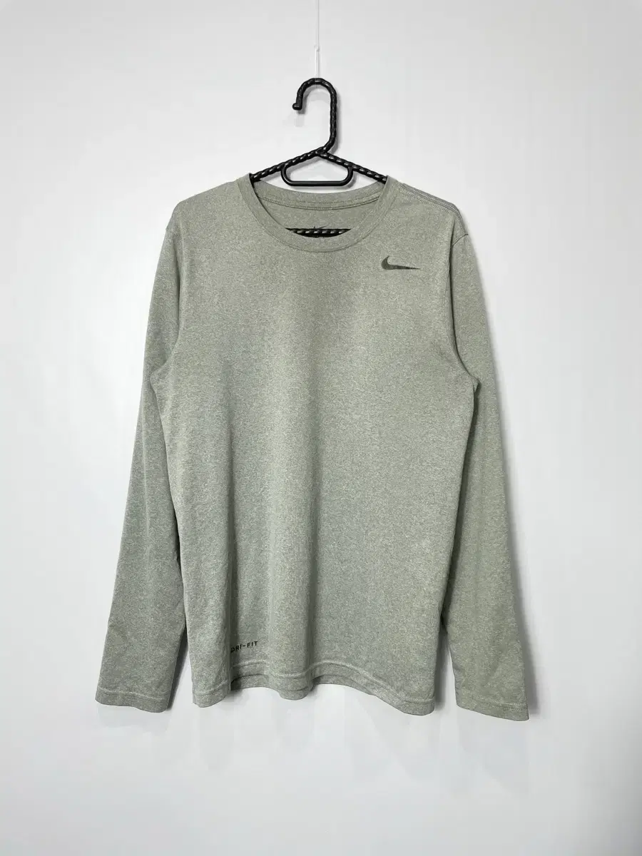 Men's 95 / Nike Performance DryFit Long Sleeve T-Shirt