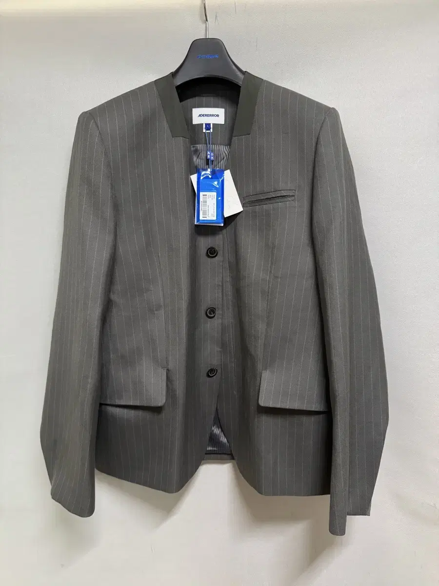 [L] Adderall lawren blazer