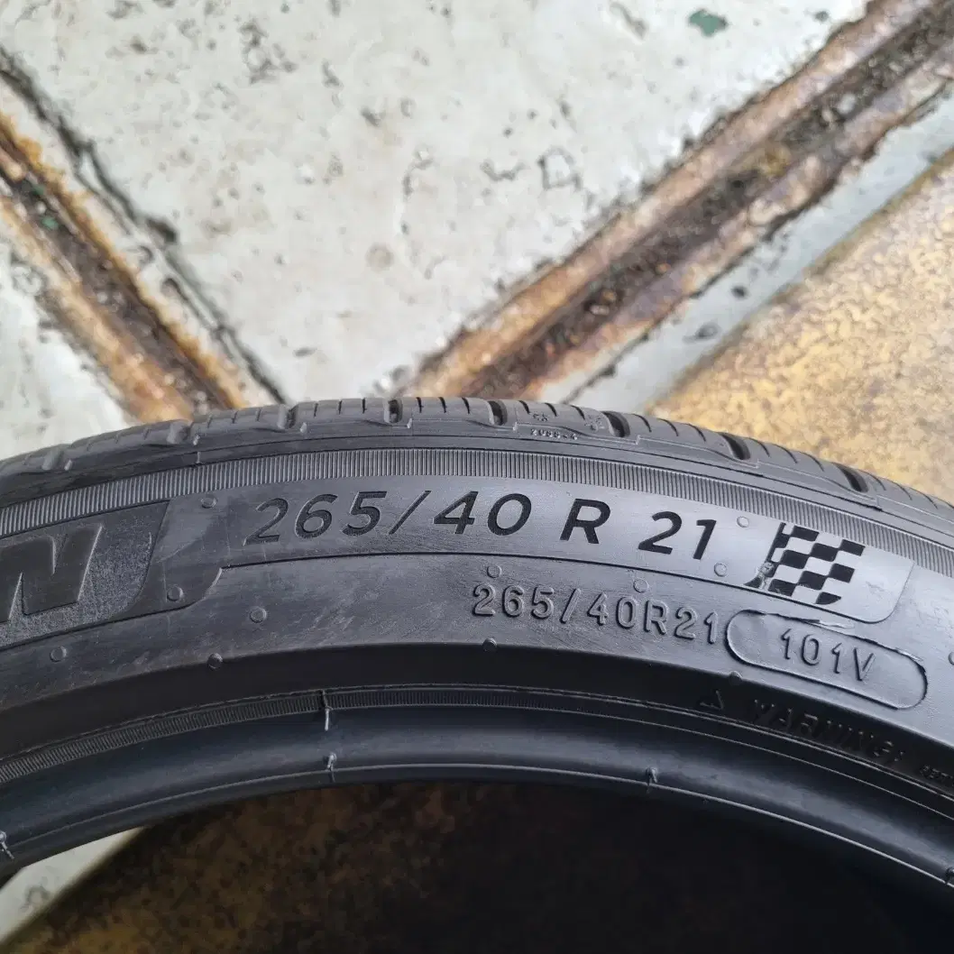 [인천중고타이어]265/40R21 미쉐린타이어 파일럿스포츠올시즌 3123