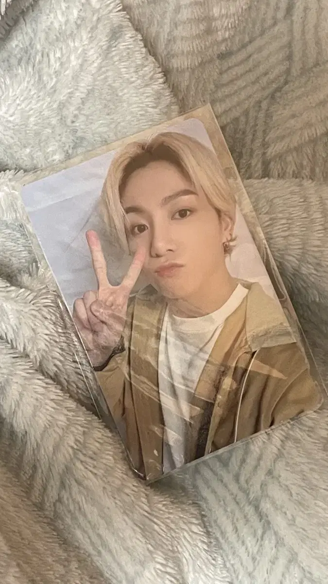 BlondeKook photocard wts (source)