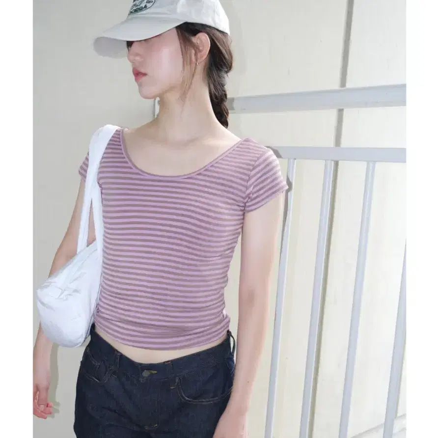 새상품) 보우아카이브 stripped u neck tee