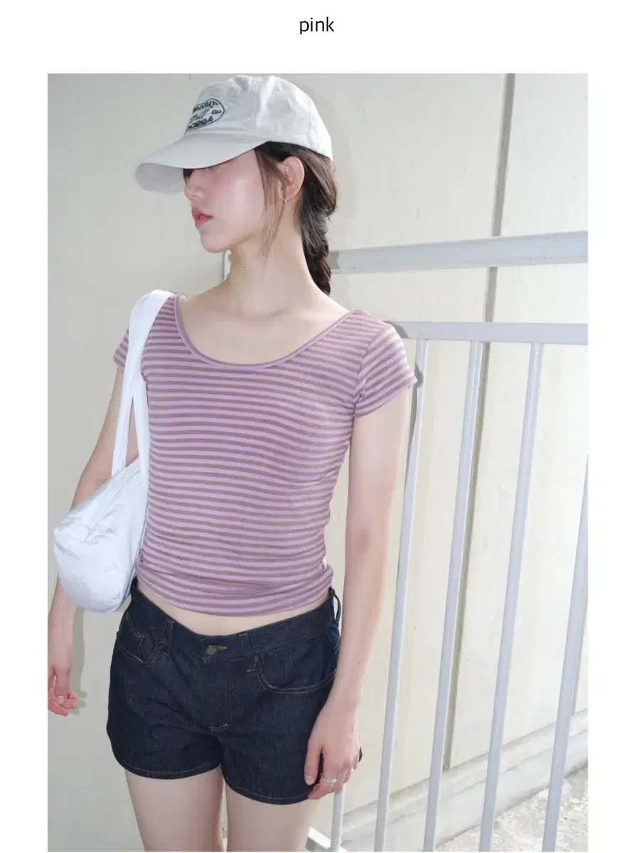 새상품) 보우아카이브 stripped u neck tee