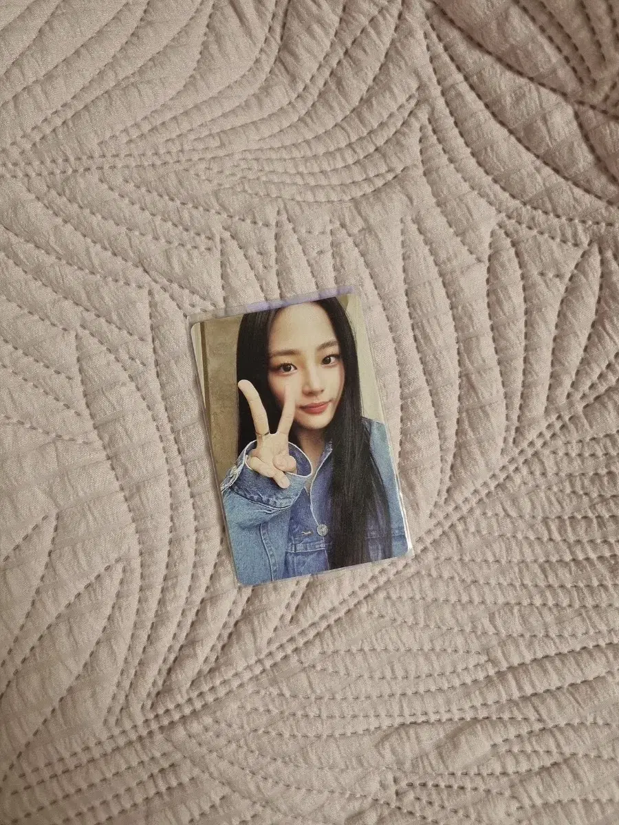 New Jeans Bluebook minji photocard New Jeans Bluebook MINJI