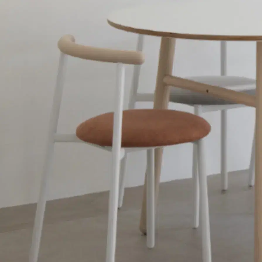 무니토 보우체어 (오렌지?) munito bow chair