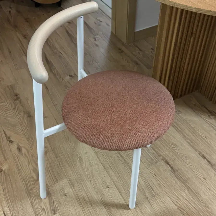 무니토 보우체어 (오렌지?) munito bow chair