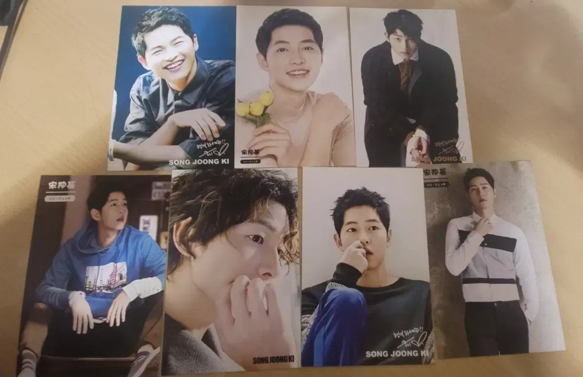 Song Joong-ki photo postcard (merchandise)