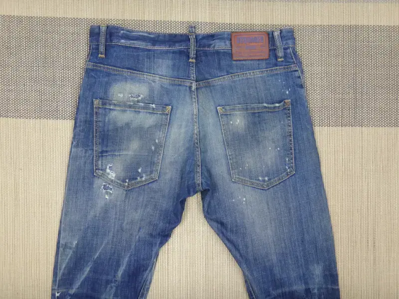 (32in) Distressed 2 Damage Wash Kennitwist Slim Jeans