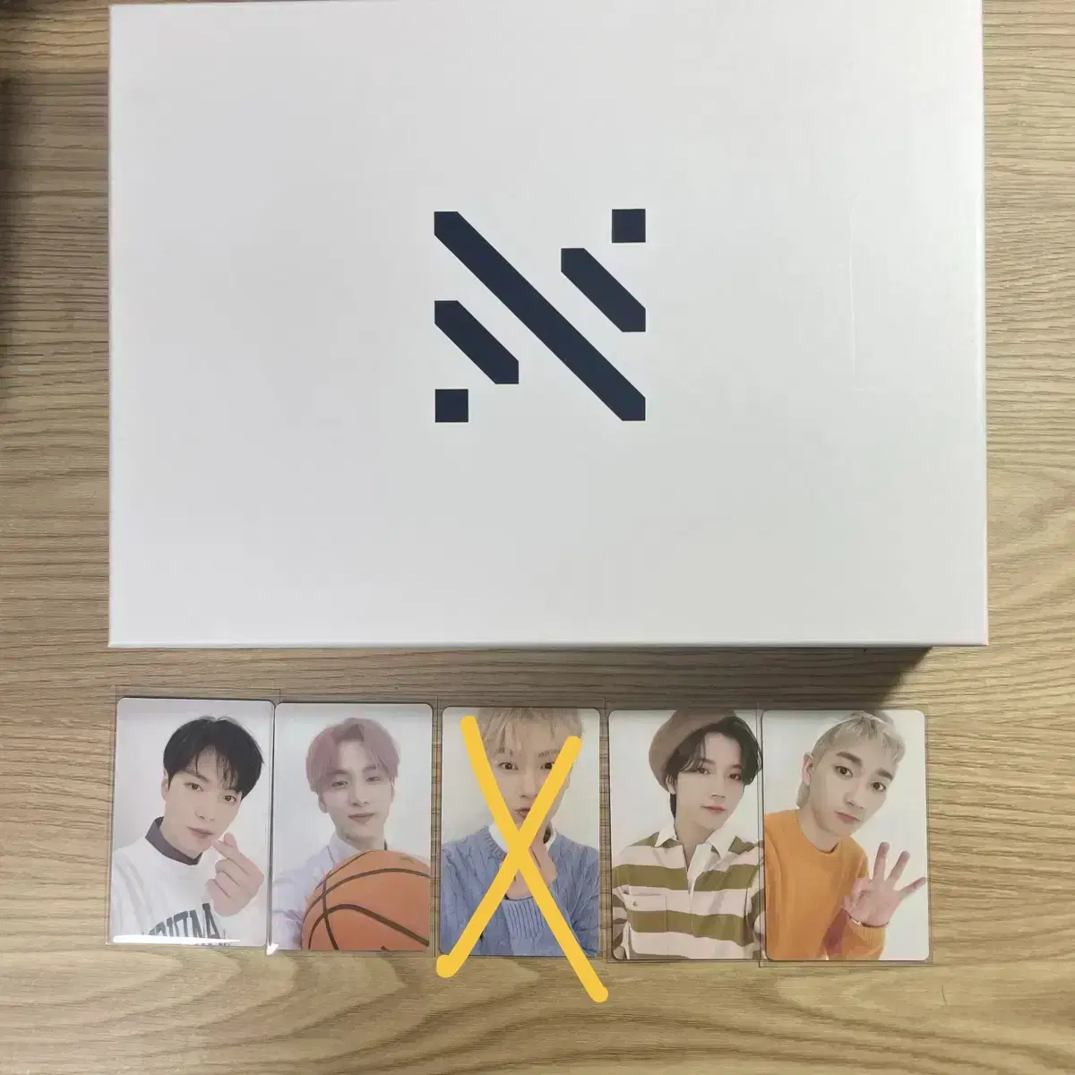 Nu'est Love Fan Club Kit