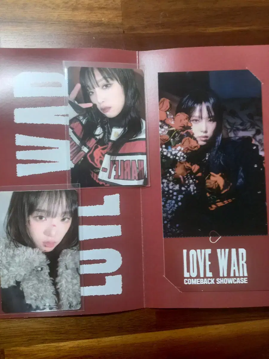 Yena Lovewar showcase photocards,tickets