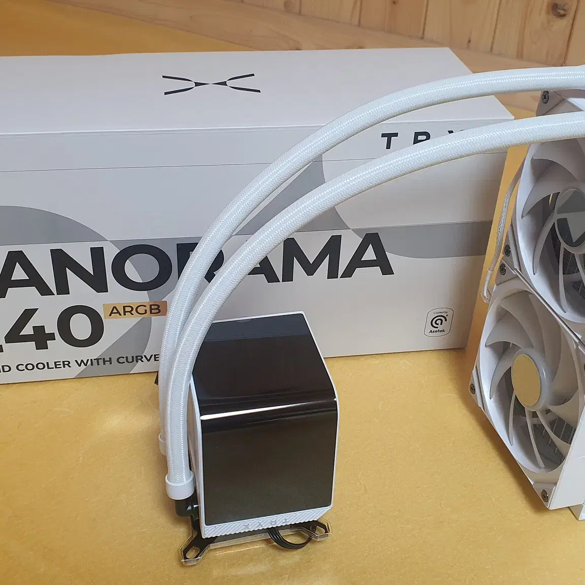 TRYX PANORAMA 3D 240 ARGB (화이트) 수랭쿨러