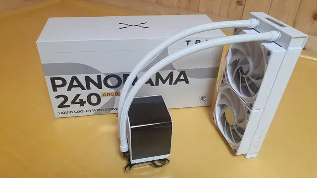 TRYX PANORAMA 3D 240 ARGB (화이트) 수랭쿨러