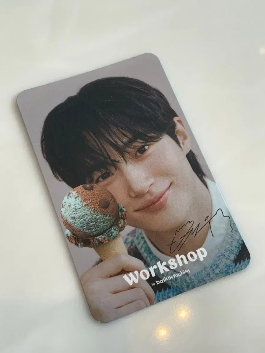 Baskin Robbins Barra Byun Wooseok photocard sells