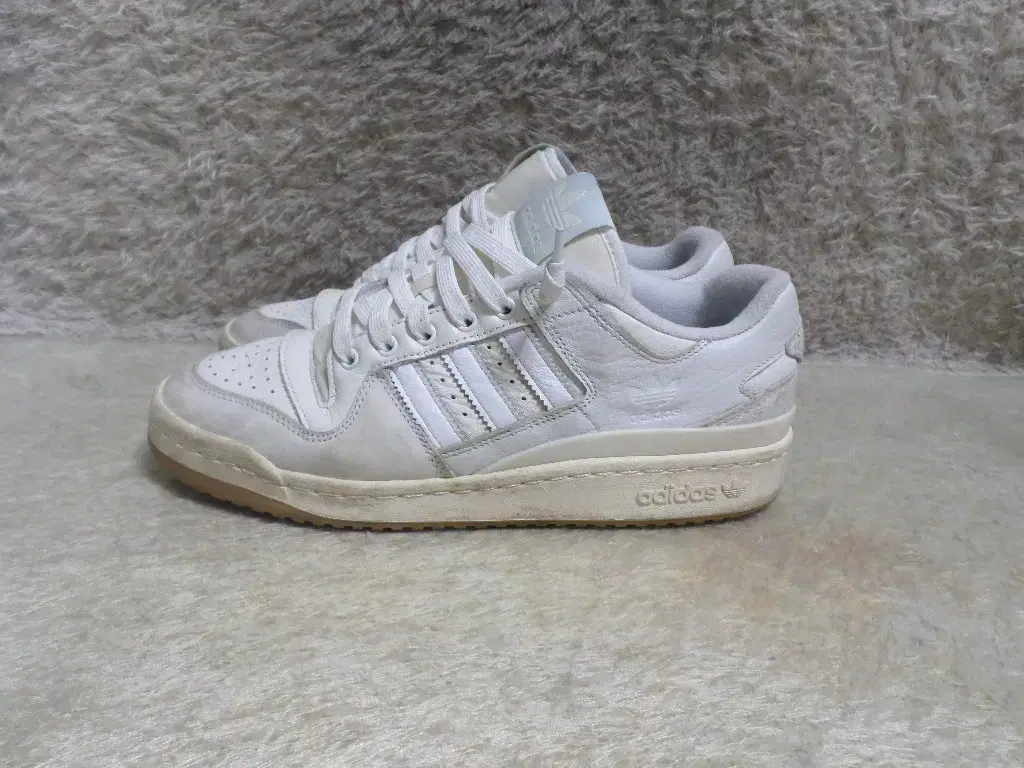 BettyBoomRelief 265 Adidas Forum84 White Sneakers Used Shoes