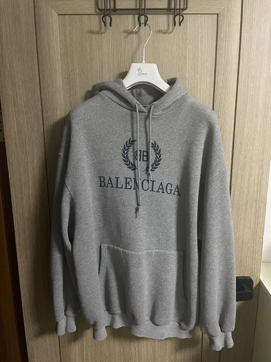 [New arrivals/XL]Balenciaga Laurel Embroidered Overcoat Hoodie Gray