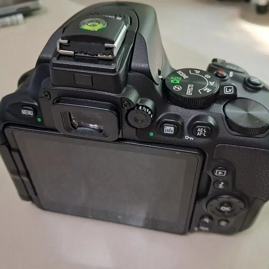 니콘 dslr 카메라 D5600 바디와 18-55VR 렌즈 세트