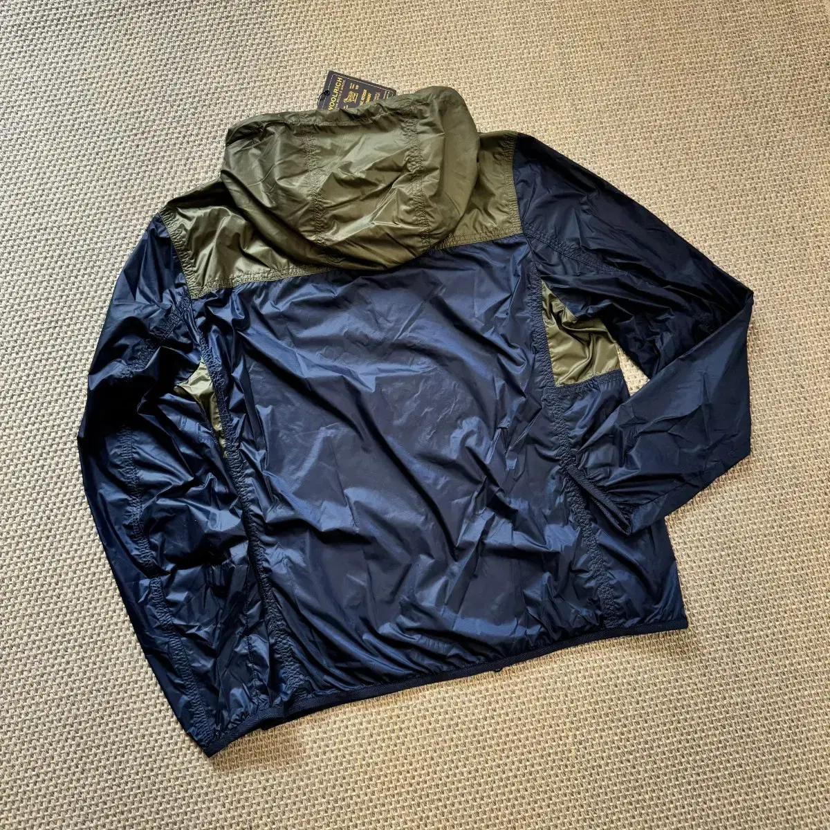 WOOLRICH 울리치 최고급 초경량 테크원단 네이비카키 윈드브레이커