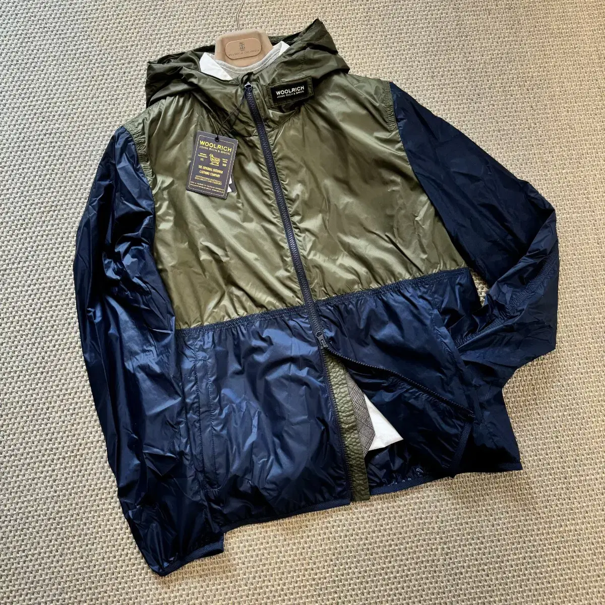 WOOLRICH 울리치 최고급 초경량 테크원단 네이비카키 윈드브레이커