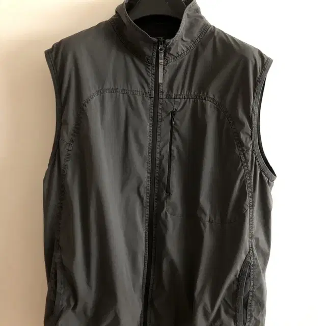 썬러브 선러브 Redux Full Zip Vest Charcoal 베스트