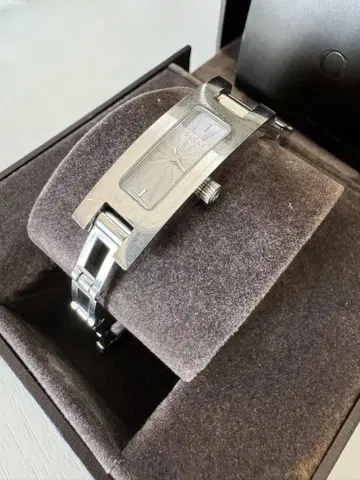 구찌 3900L 실버 손목시계