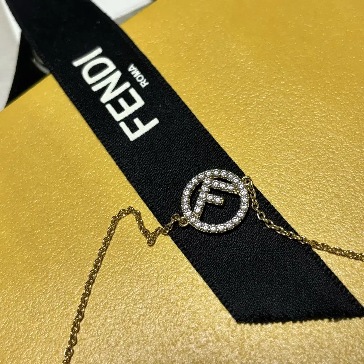 펜디 팔찌 F is Fendi 브레이슬릿 골드 풀박스+쇼핑백