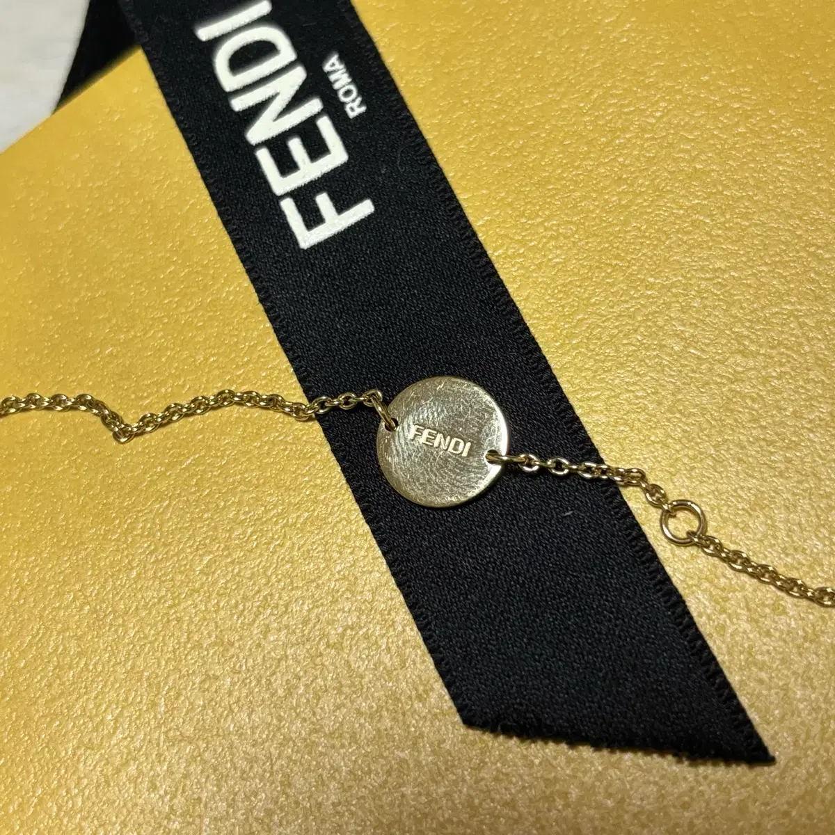 펜디 팔찌 F is Fendi 브레이슬릿 골드 풀박스+쇼핑백