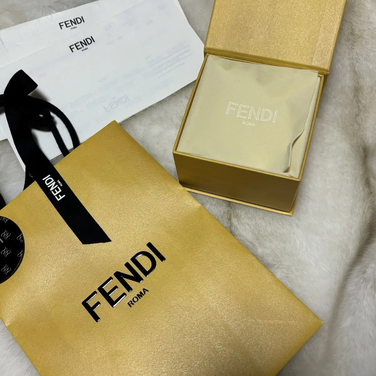 펜디 팔찌 F is Fendi 브레이슬릿 골드 풀박스+쇼핑백