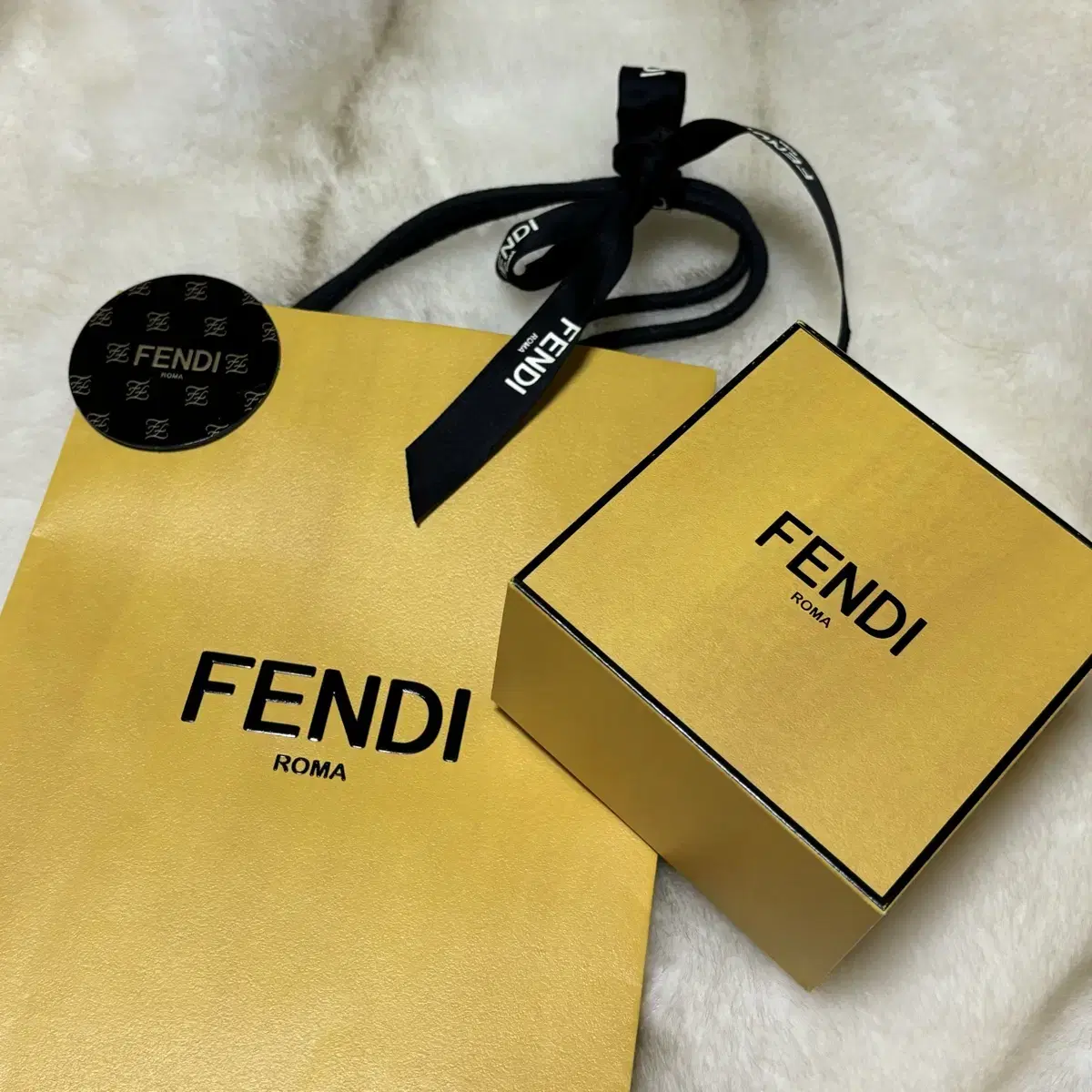 펜디 팔찌 F is Fendi 브레이슬릿 골드 풀박스+쇼핑백