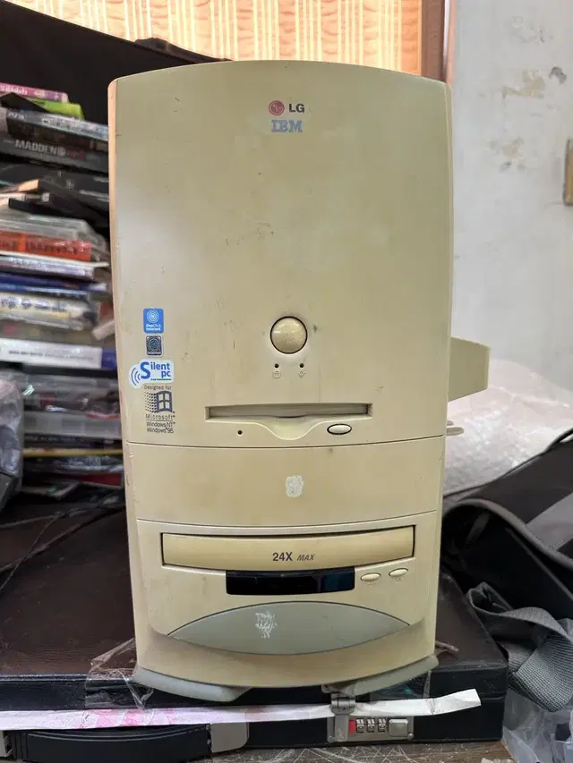 옛날 LG IBM데스크탑컴퓨터,1998년,모델F59,속부품CPU다있음